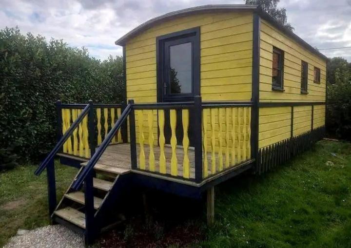 Roulotte Et Jacuzzi De Rachel Au Domaine Du Reuze Winnezeele Exterior foto